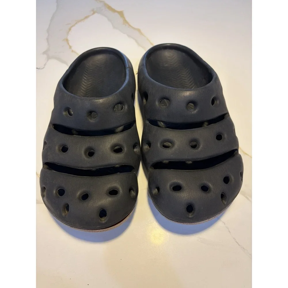 Keen Yogui Magnet Black Slip on Clog Men's US Size 8 Model 1024633
